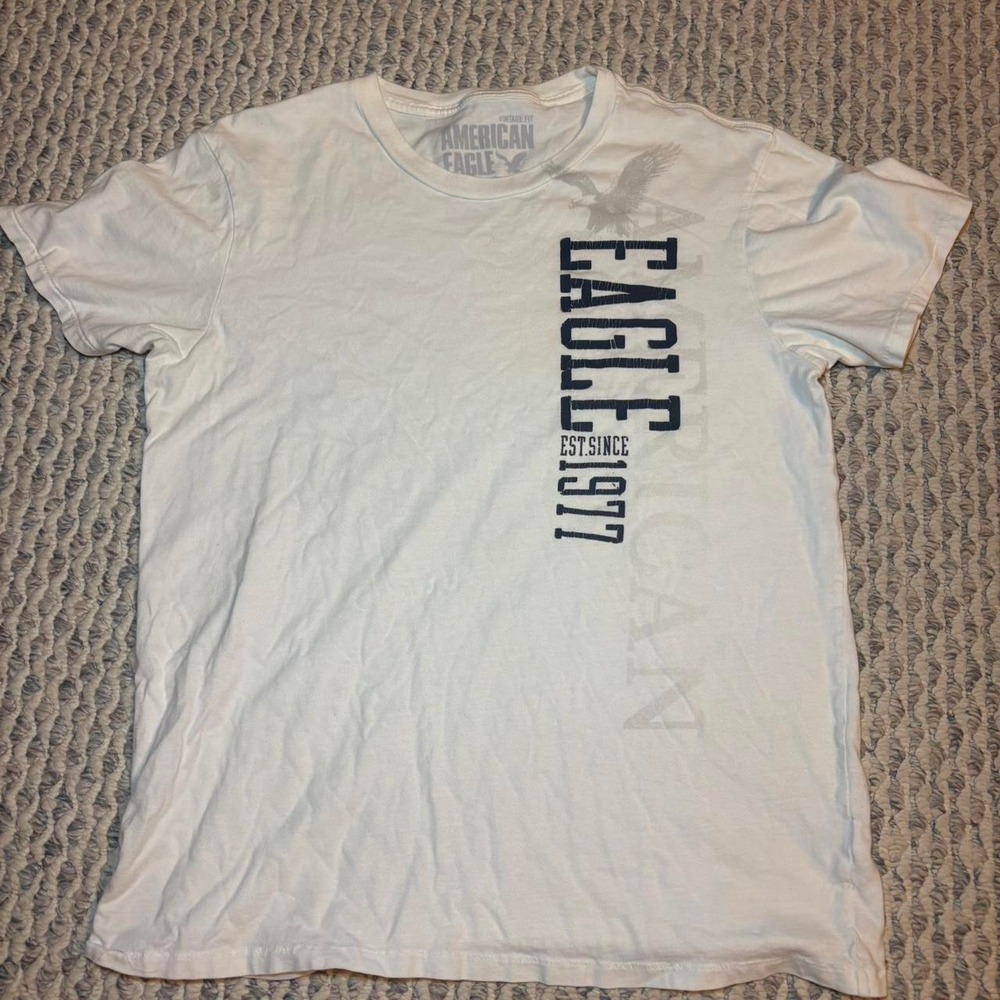 Men's vintage American Eagle graphic tee size medium
